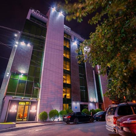 Capitol Hotel By Umbrella Tbilisi Esterno foto